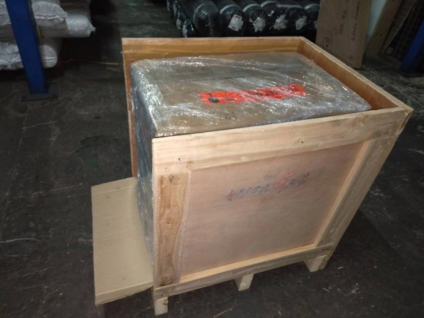 ภาพบริการทำลังไม้และบรรจุสินค้าส่งออก Seabra Movers 6