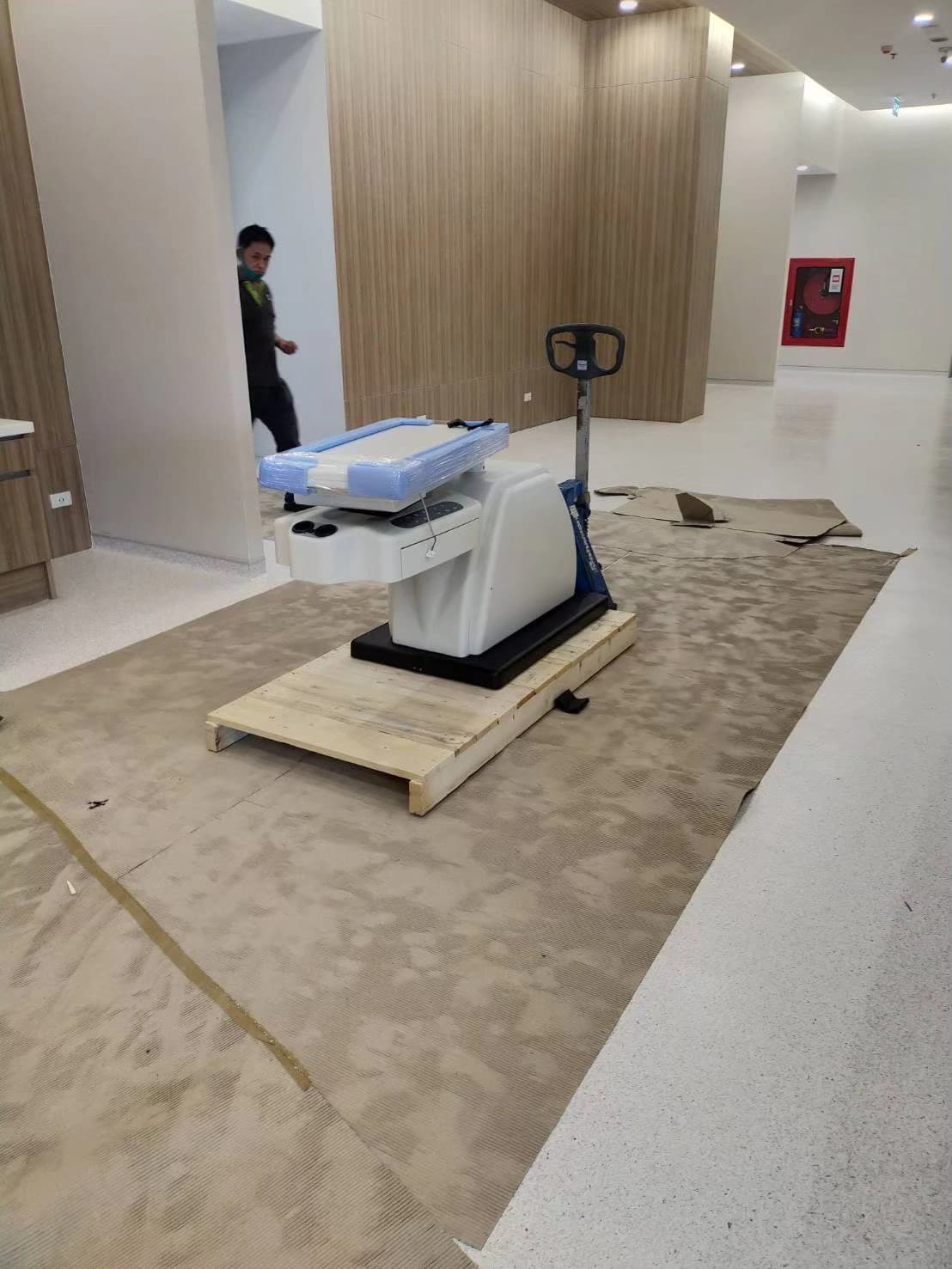 ภาพบริการขนย้ายเครื่องจักรและอุปกรณ์ทางการแพทย์ Seabra Movers 1