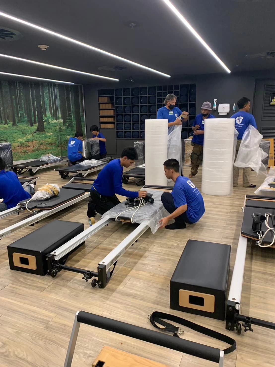 ภาพบริการขนย้ายสินค้าเข้างานโชว์ งานแสดงสินค้า Seabra Movers 3