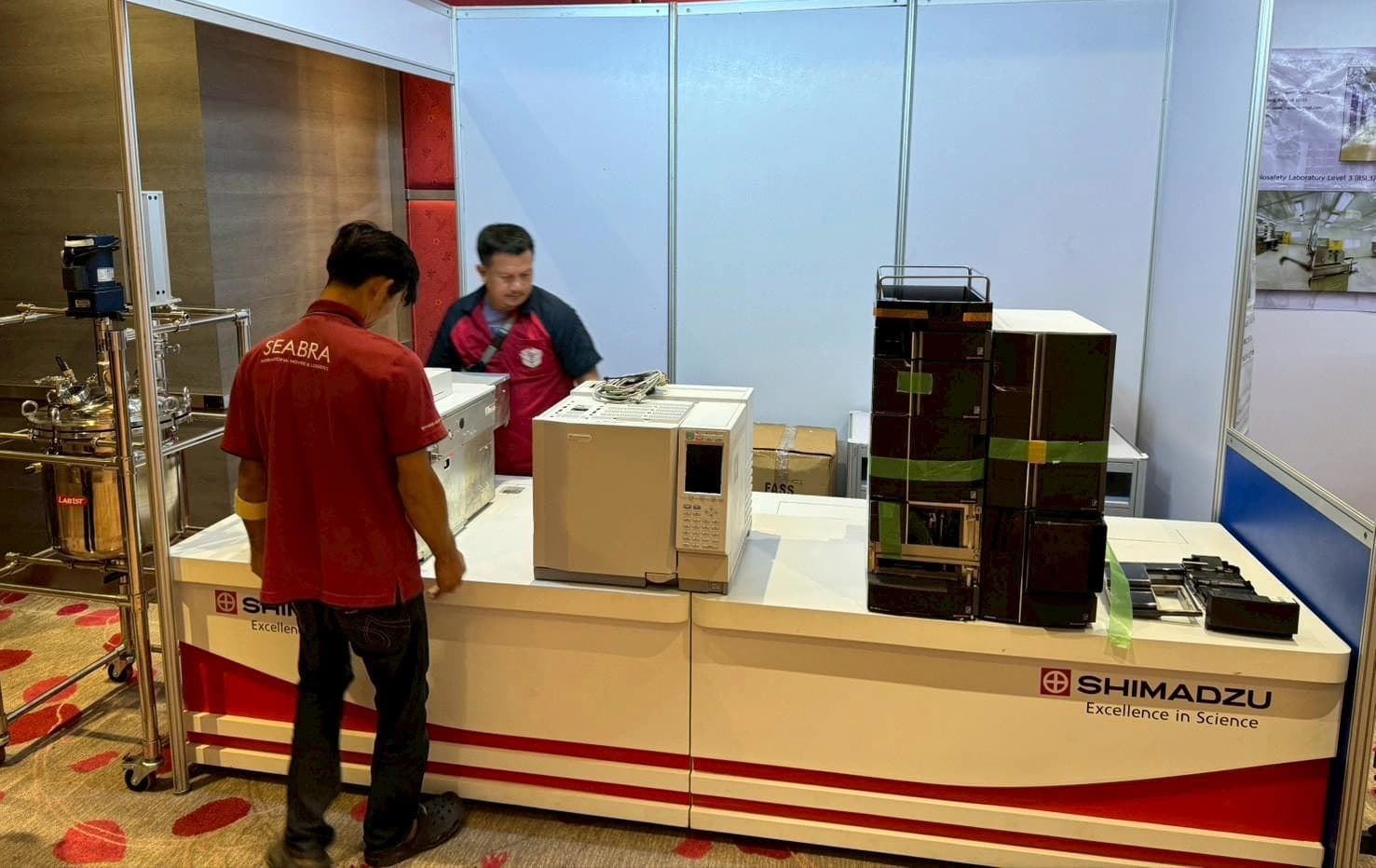 ภาพบริการขนย้ายสินค้าเข้างานโชว์ งานแสดงสินค้า Seabra Movers 7